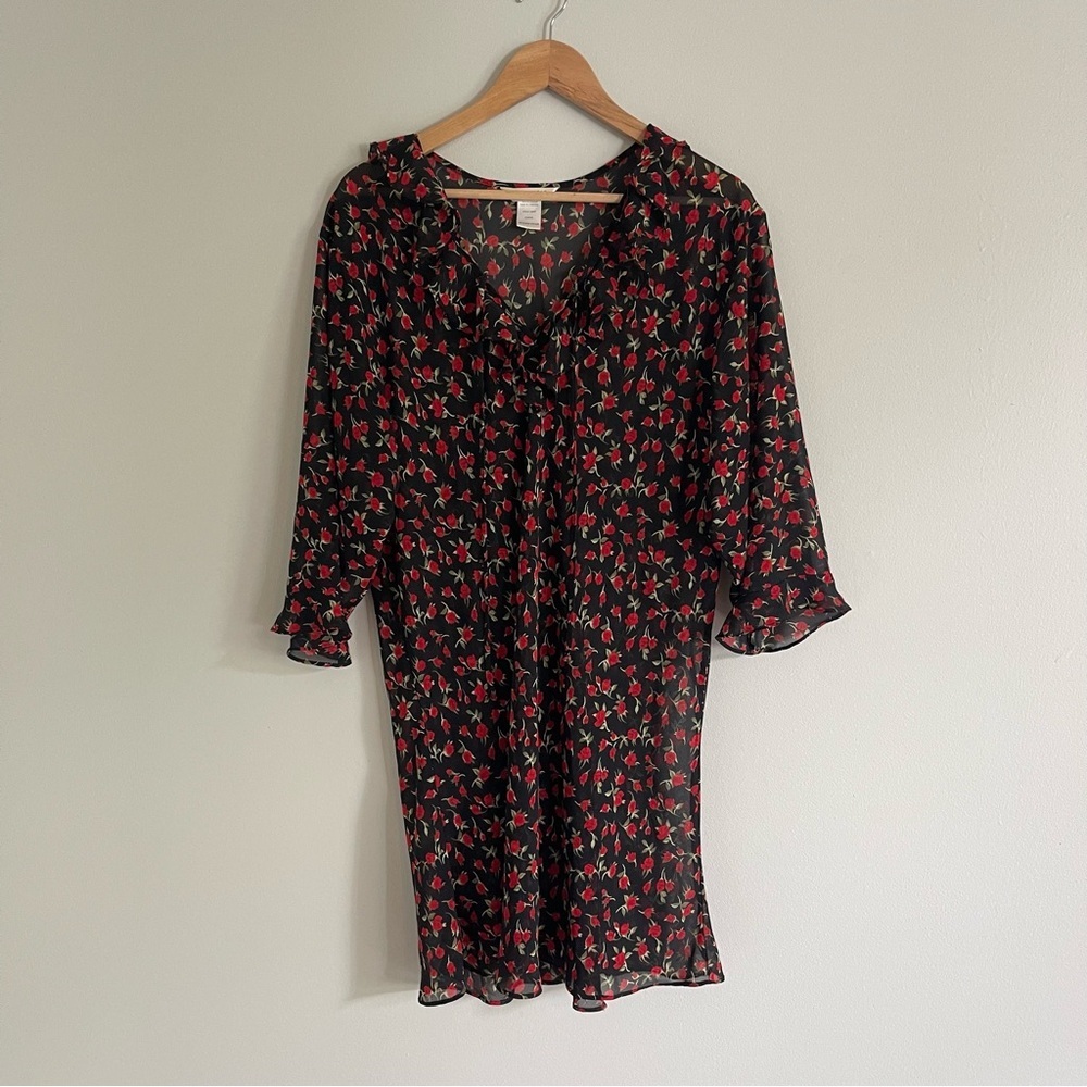 Floral Black and Red Nightgown - Picture 3 of 9